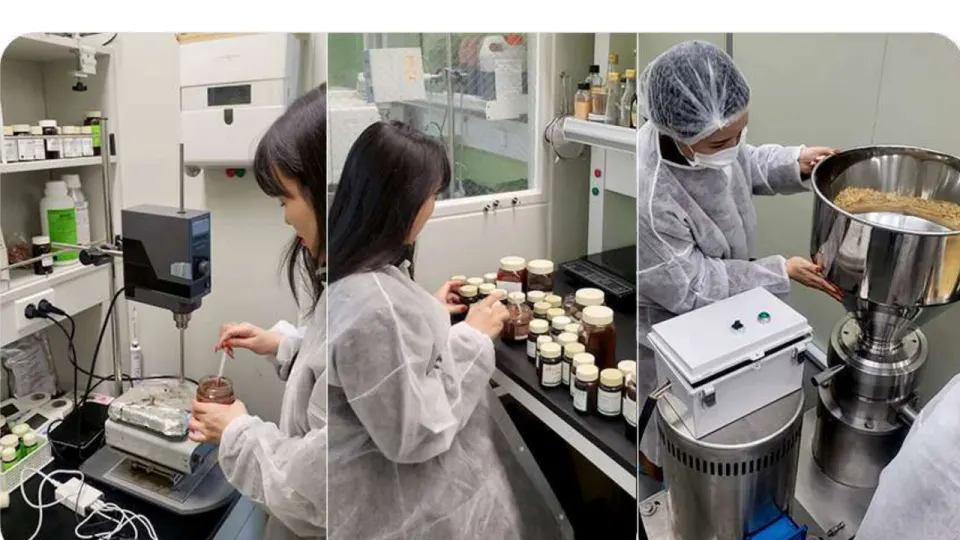 白衣を着て研究室で原料を量る女性と、瓶の並んだ作業台、大きな機械で原料を加工する様子